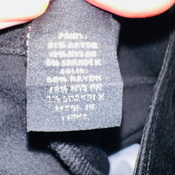 Slim Factor Investments Plus Crop Patterned Jeggings - Picture 4 of 4